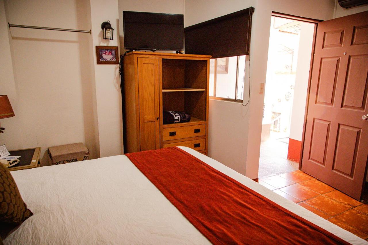 Hotel Boutique El Viejo Mundo 伊达尔戈德尔帕拉尔 外观 照片