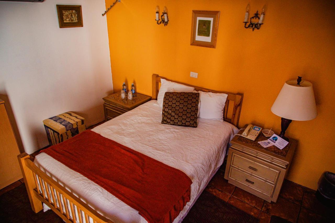 Hotel Boutique El Viejo Mundo 伊达尔戈德尔帕拉尔 外观 照片