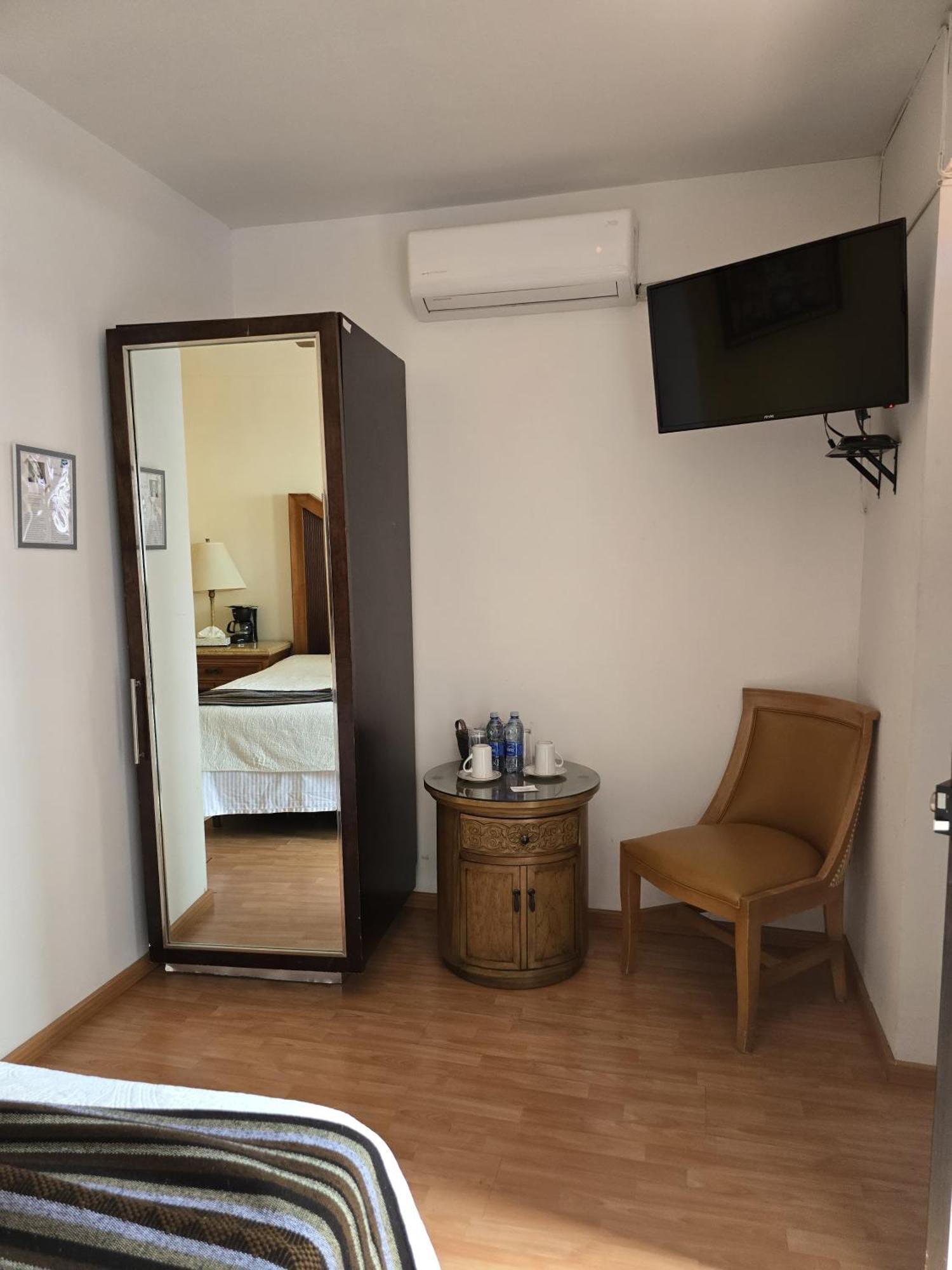 Hotel Boutique El Viejo Mundo 伊达尔戈德尔帕拉尔 外观 照片