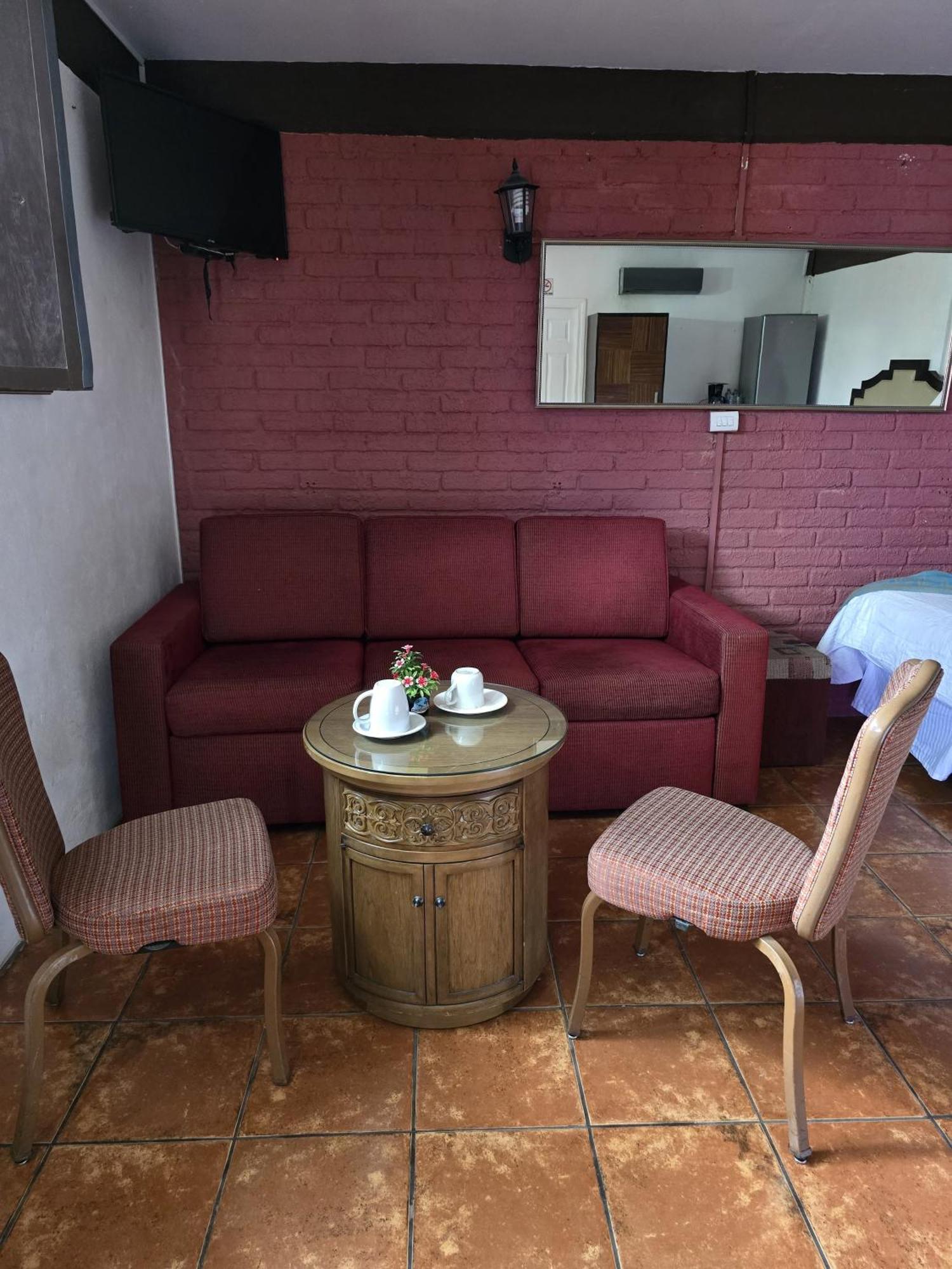 Hotel Boutique El Viejo Mundo 伊达尔戈德尔帕拉尔 外观 照片