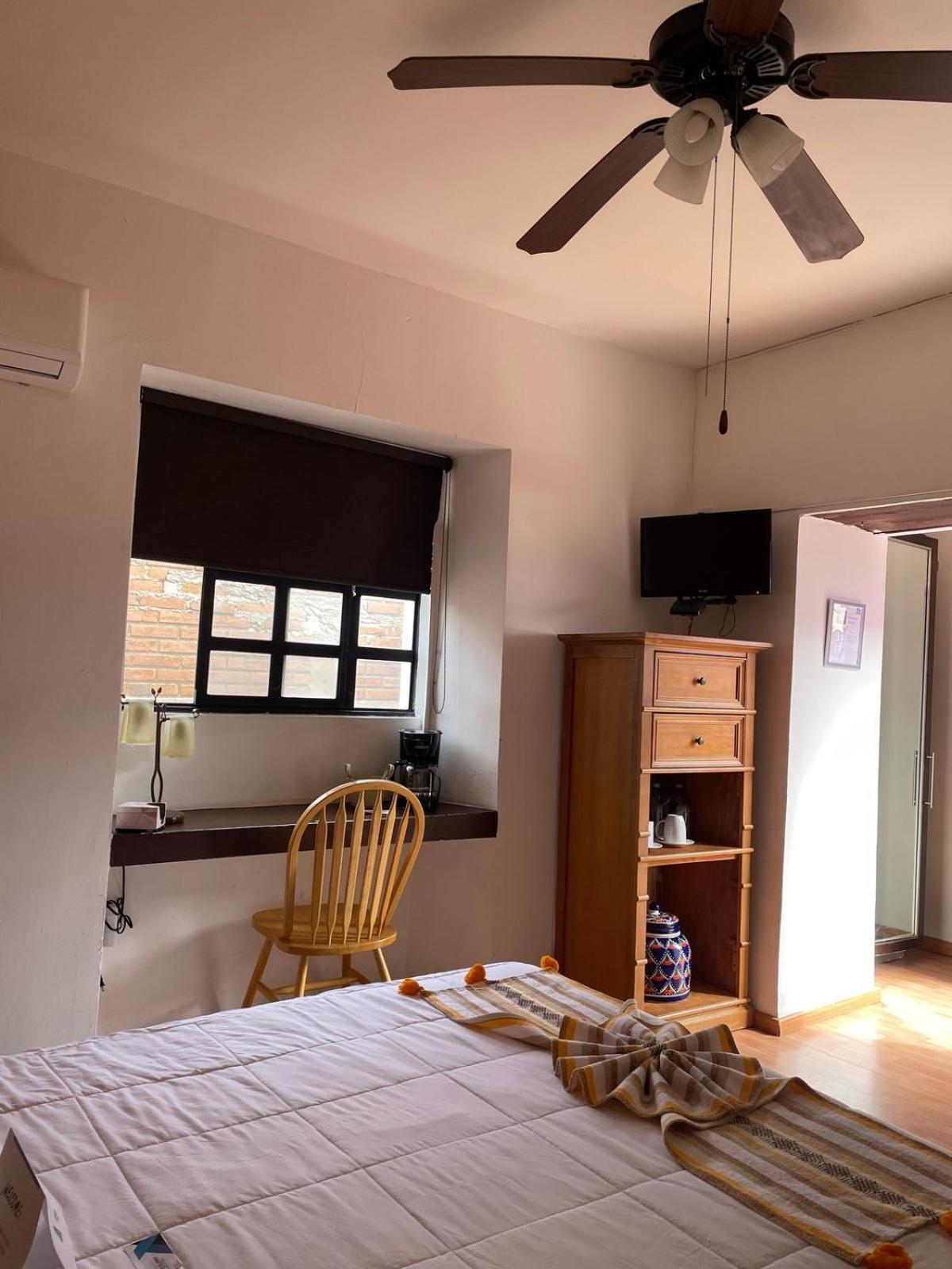 Hotel Boutique El Viejo Mundo 伊达尔戈德尔帕拉尔 外观 照片