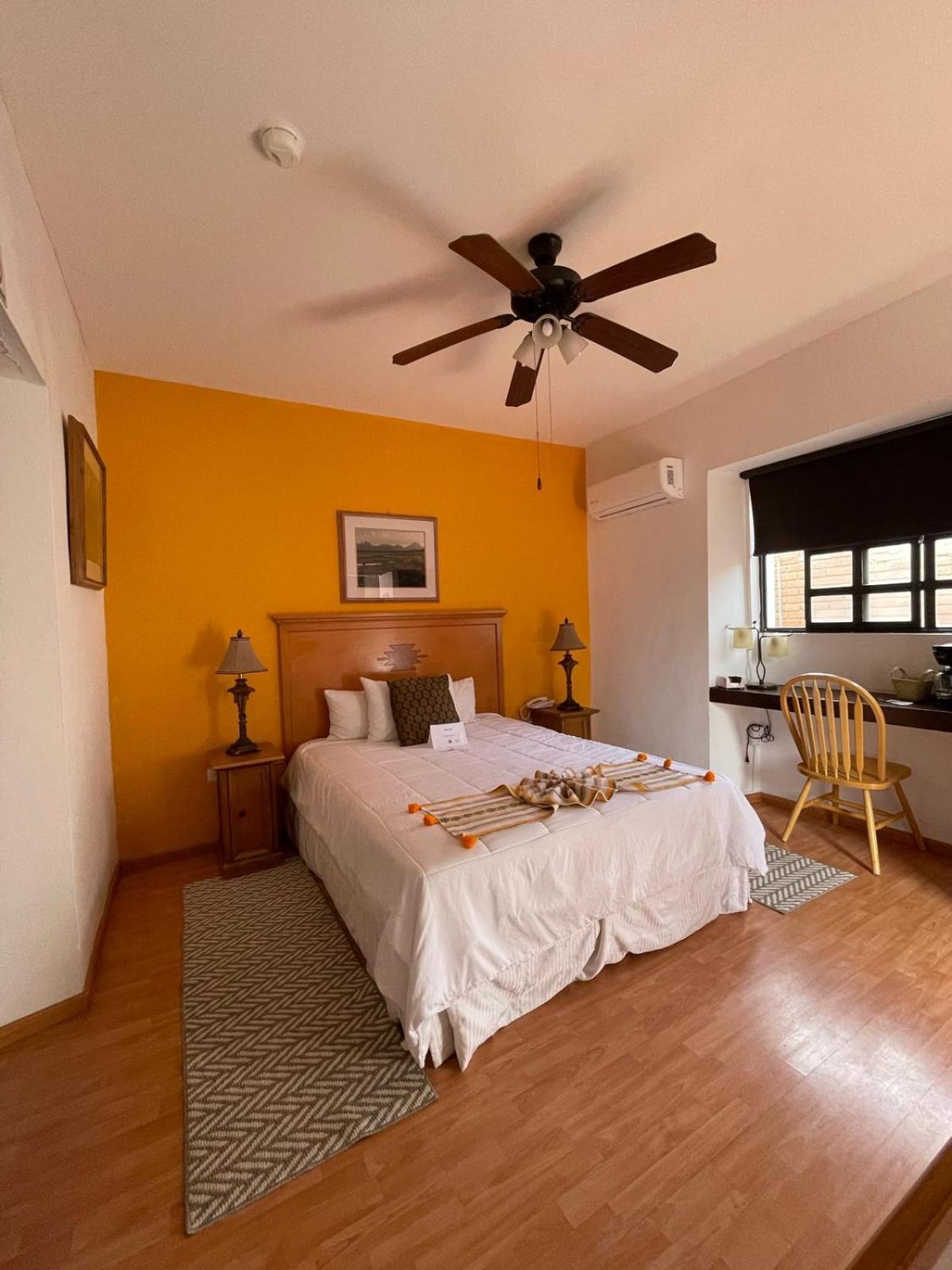 Hotel Boutique El Viejo Mundo 伊达尔戈德尔帕拉尔 外观 照片